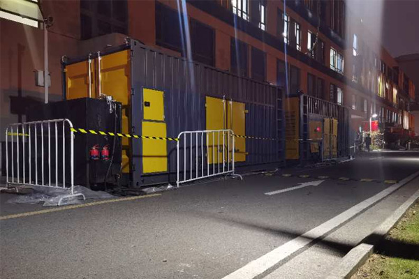 丰南柴油发电机组的输出电压是如何调节的？