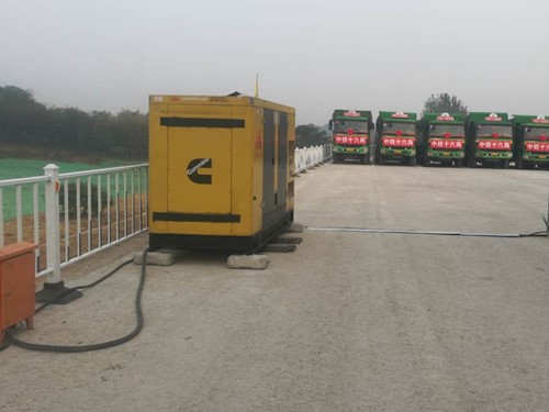 丰南电力系统的稳定性和设备兼容性如何影响发电机组的频率规格？